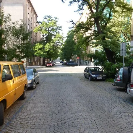 Hajkova 6 Apartman *